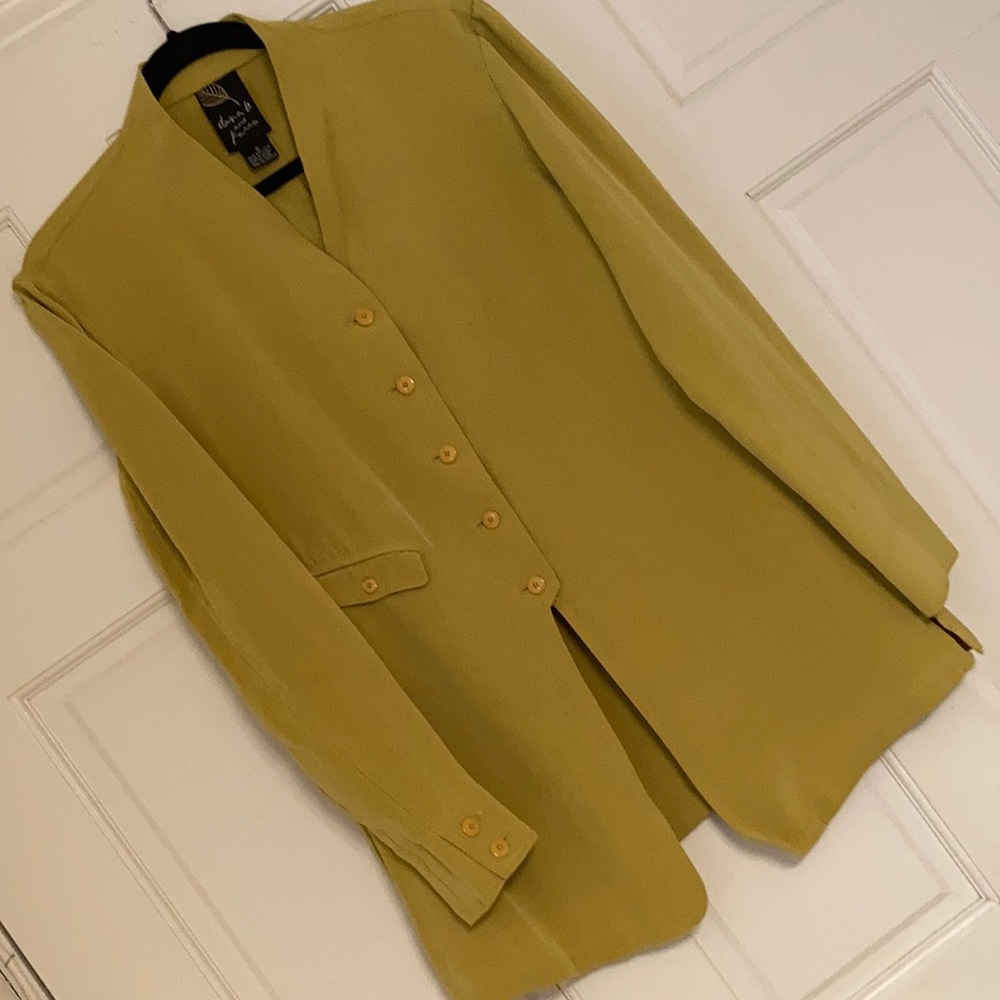 Dana B and Karen fabulous 100% silk long classy top